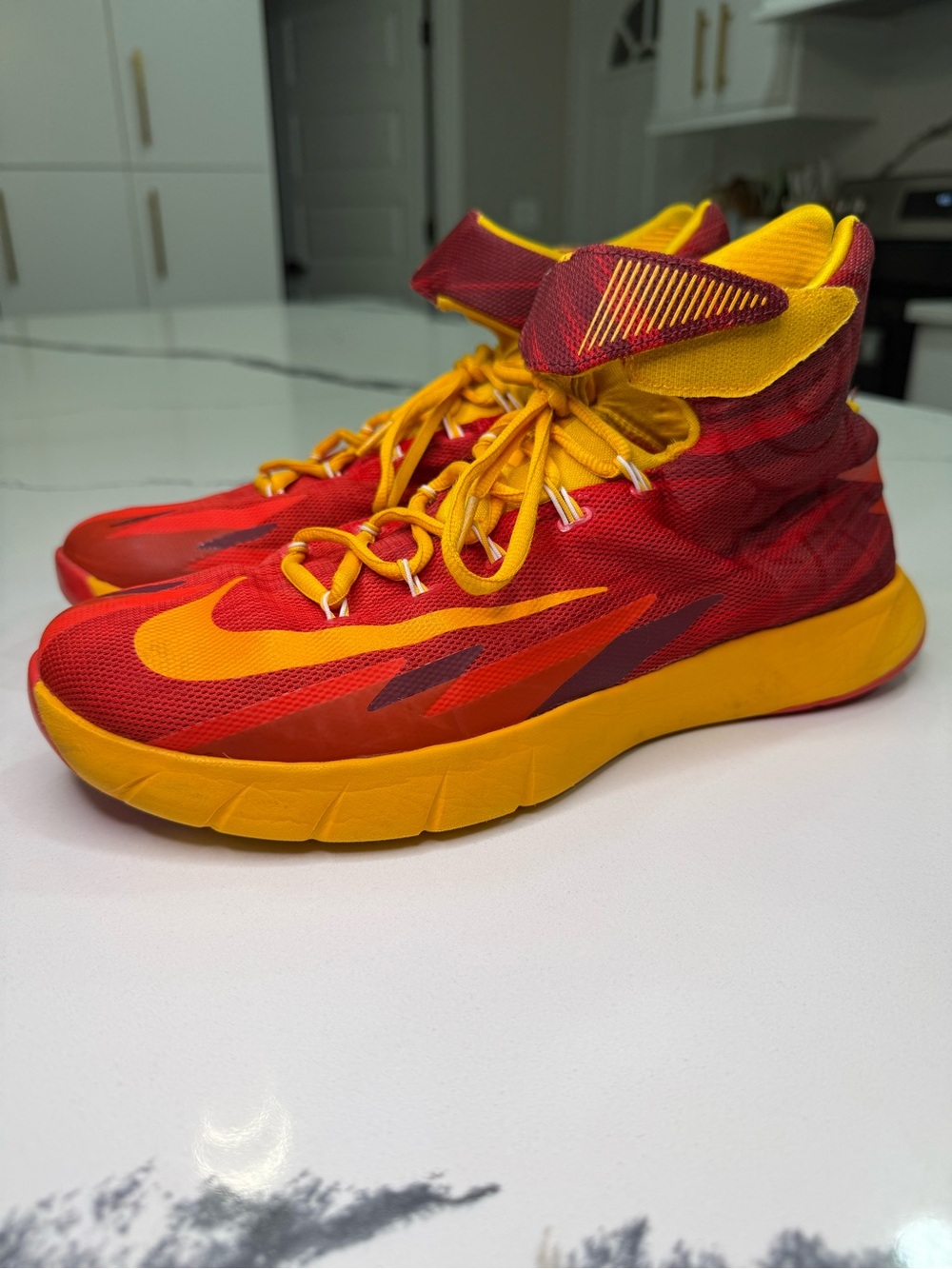 Nike Zoom HyperRev 2014 Cavs Kyrie Irving Light Crimson Gold Men's 10.5 630913-6